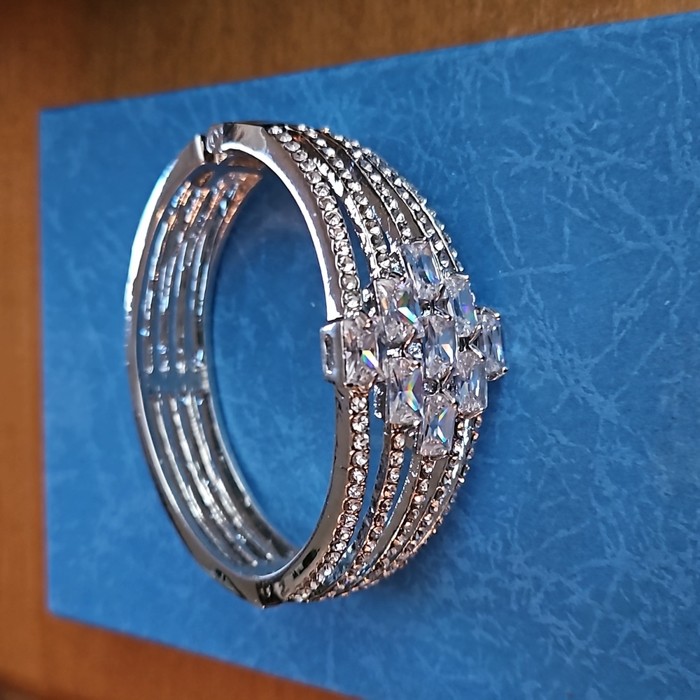 Clear Crystal Clamper Bracelet